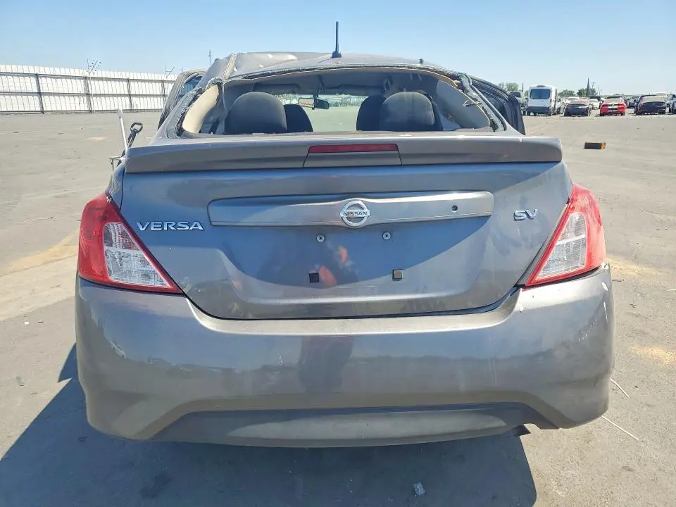 2018 NISSAN VERSA SV  