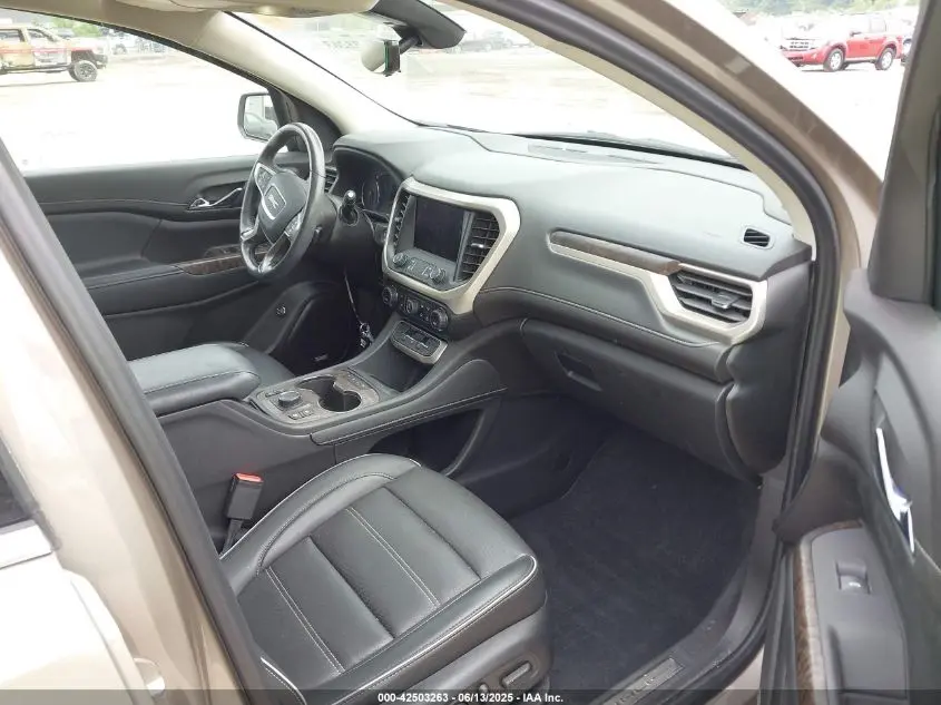 2022 GMC ACADIA AWD DENALI