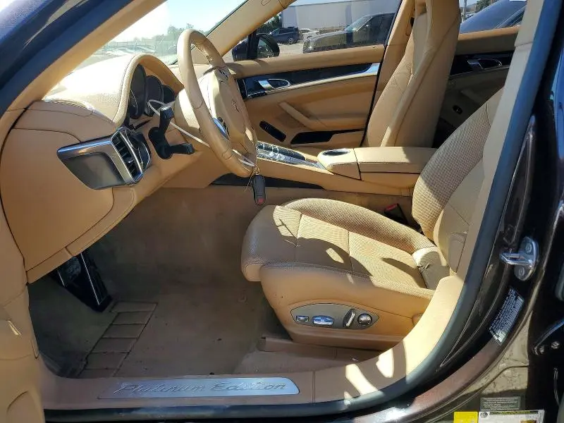 2013 PORSCHE PANAMERA 2  