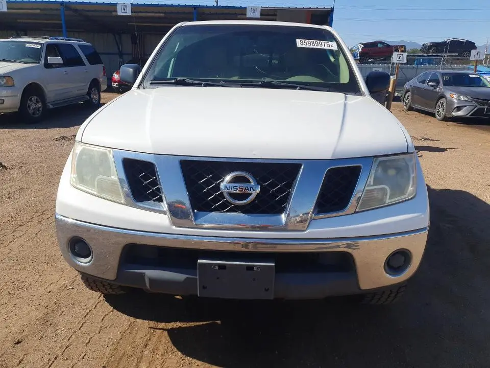 2011 NISSAN FRONTIER SV V6  