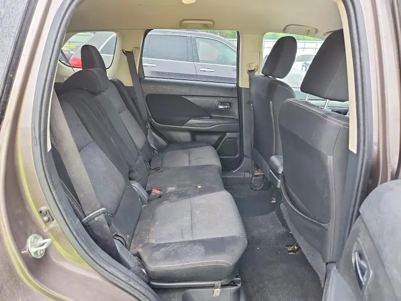 2018 MITSUBISHI OUTLANDER SE  