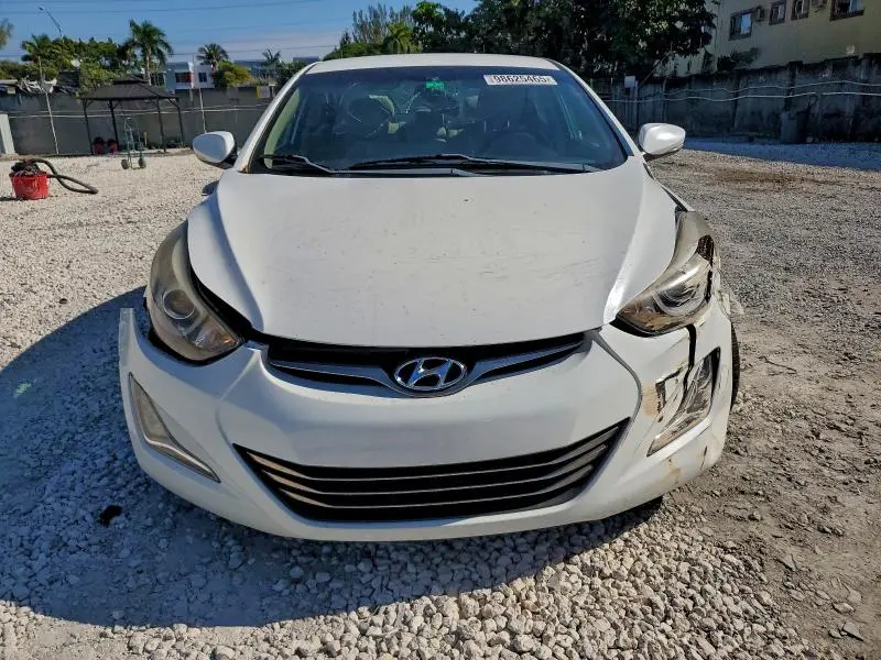 2014 HYUNDAI ELANTRA SE  