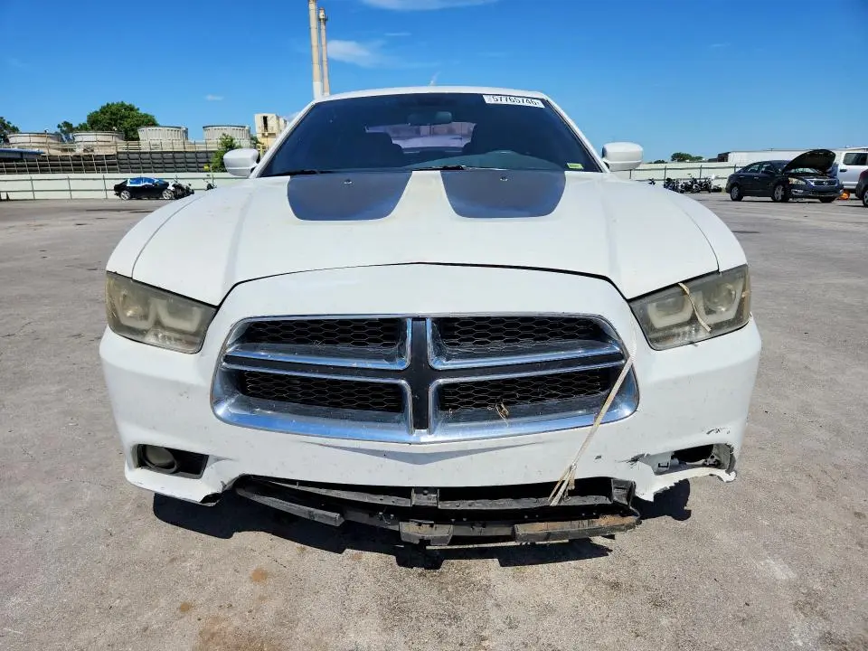 2013 DODGE CHARGER SE  
