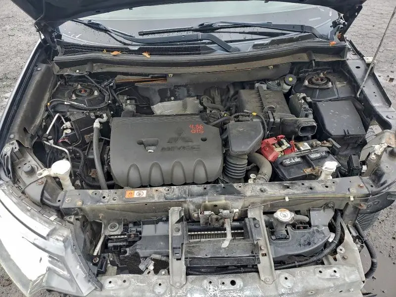 2018 MITSUBISHI OUTLANDER SE  