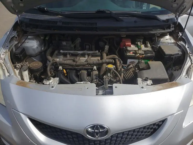2011 TOYOTA YARIS BASE  