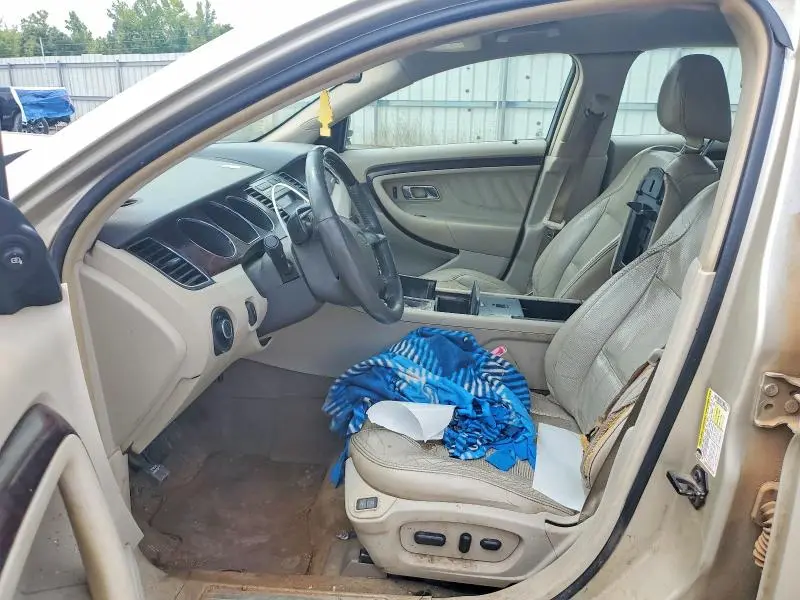 2011 FORD TAURUS LIMITED  