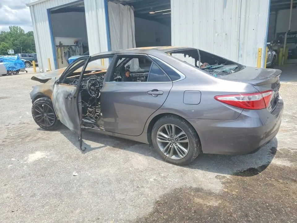 2017 TOYOTA CAMRY SE  
