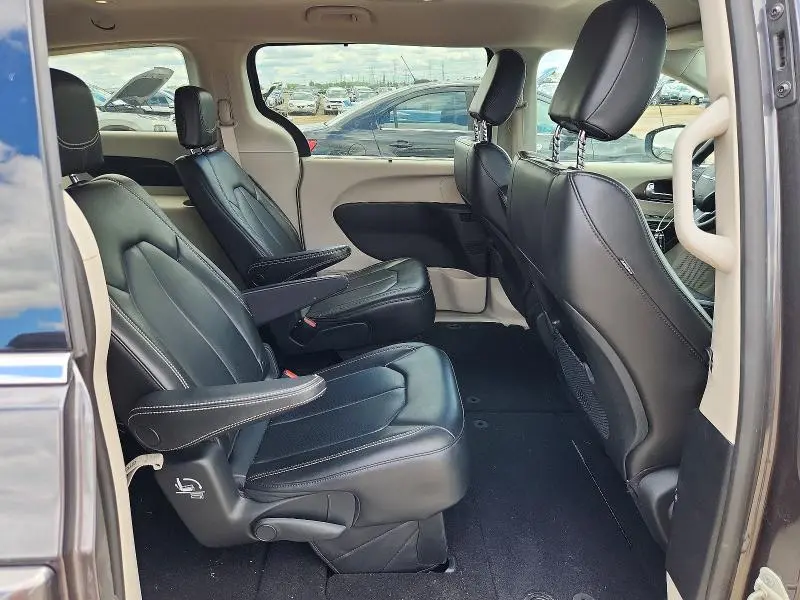 2020 CHRYSLER VOYAGER LXI  