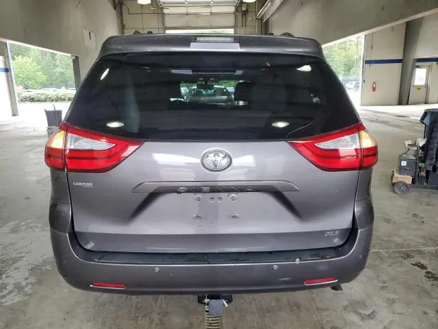 2015 TOYOTA SIENNA XLE  