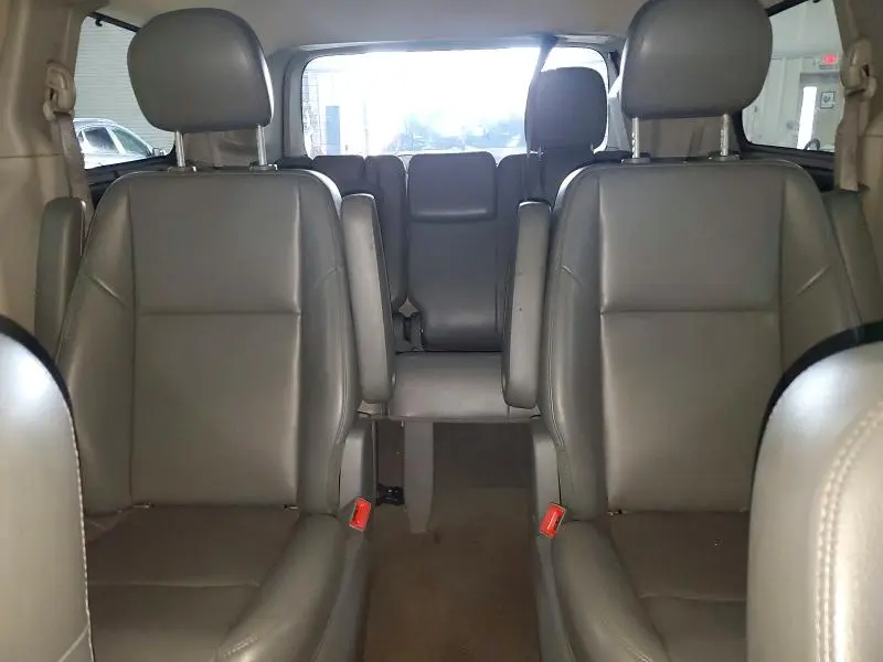 2011 VOLKSWAGEN ROUTAN SE  