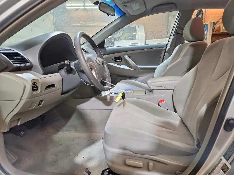 2010 TOYOTA CAMRY LE  