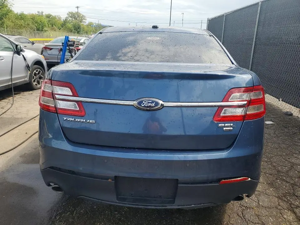 2018 FORD TAURUS SEL  
