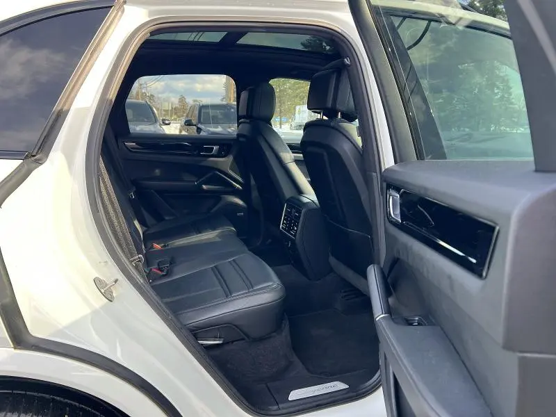 2019 PORSCHE CAYENNE   