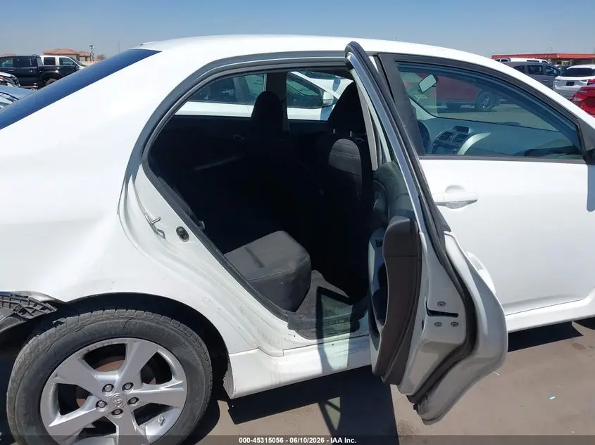 2013 TOYOTA COROLLA S