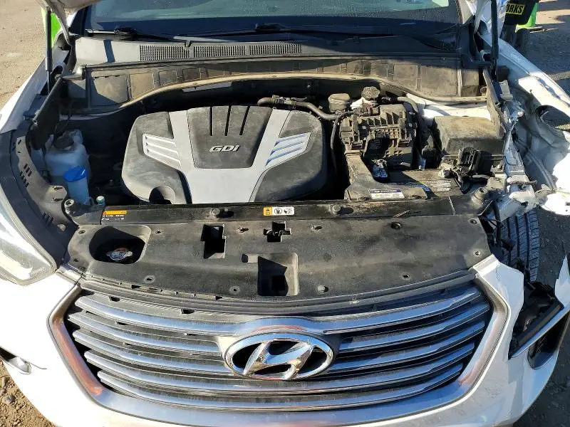 2018 HYUNDAI SANTA FE SE  