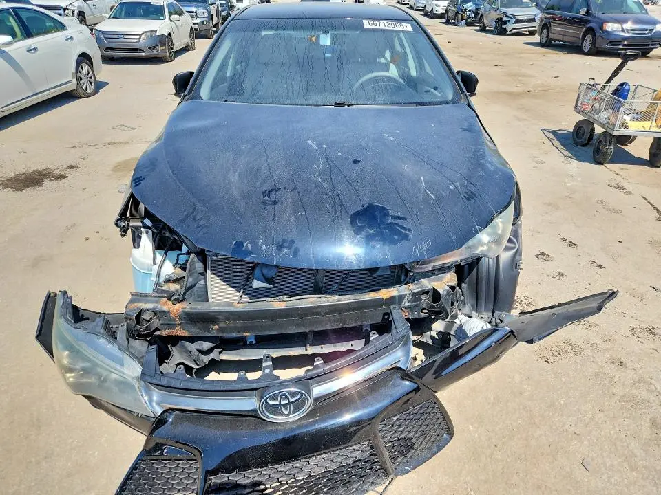 2015 TOYOTA CAMRY SE  