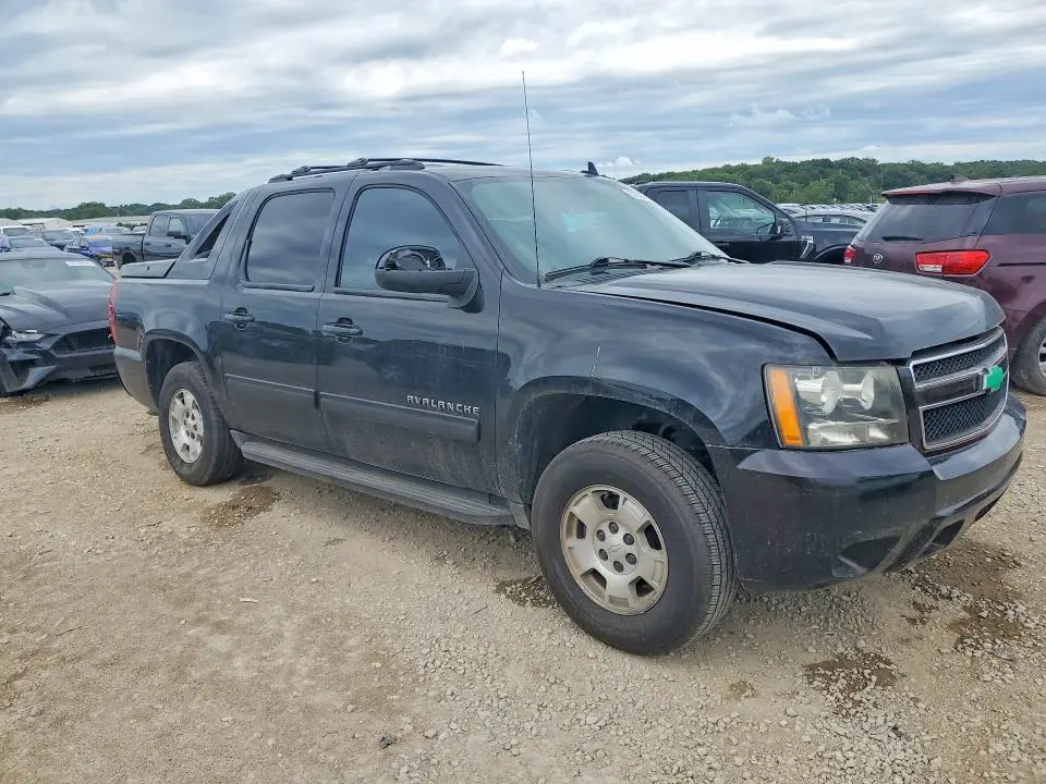 2013 CHEVROLET AVALANCHE LS  