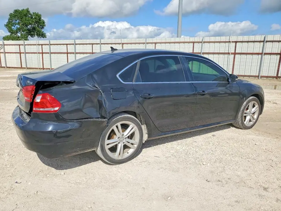 2015 VOLKSWAGEN PASSAT SE  