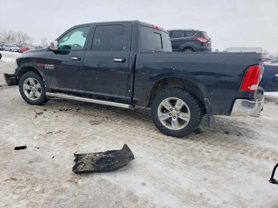 2016 RAM 1500 SLT  