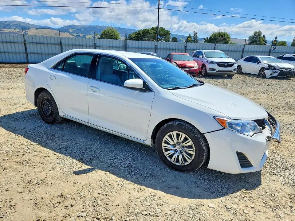 2014 TOYOTA CAMRY LE  