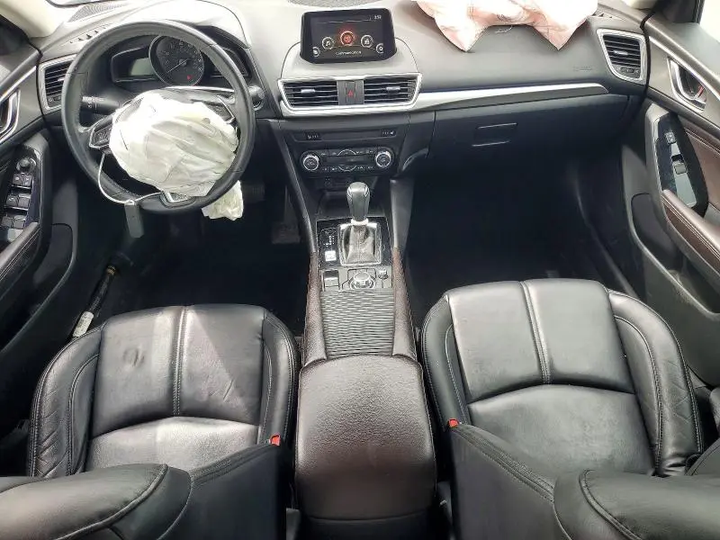 2017 MAZDA 3 TOURING  