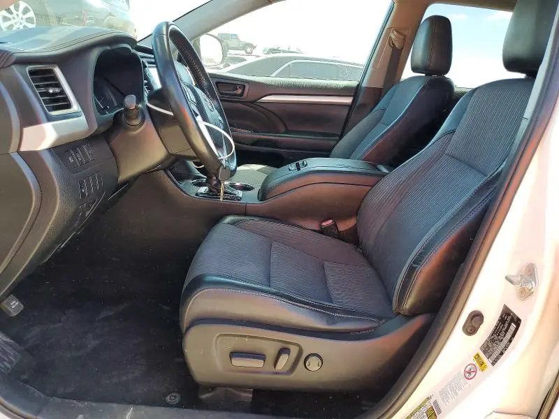2019 TOYOTA HIGHLANDER LE PLUS  