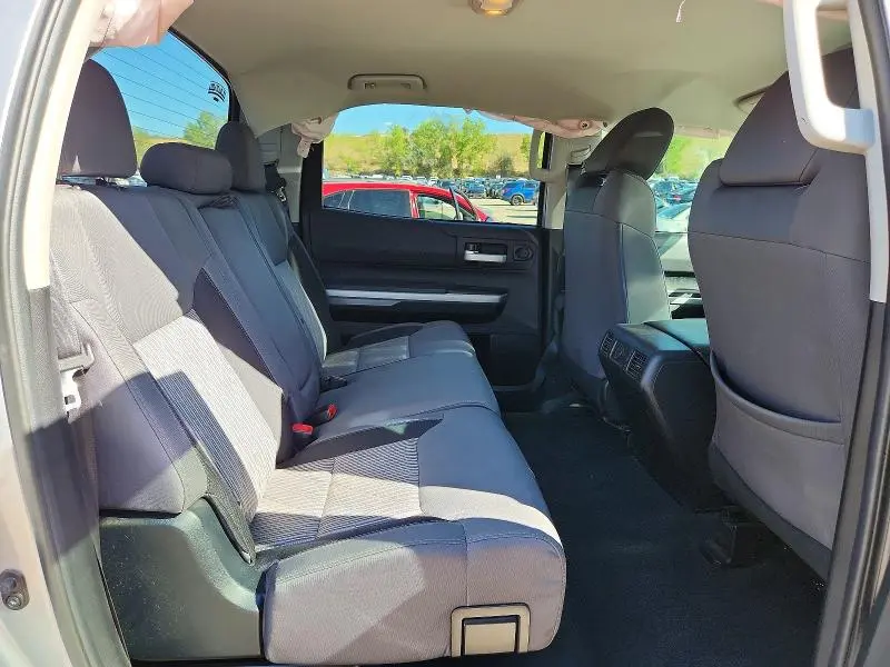 2016 TOYOTA TUNDRA SR5  