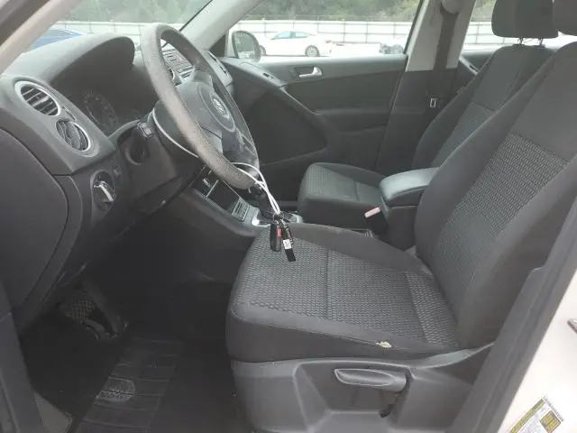 2011 VOLKSWAGEN TIGUAN S  