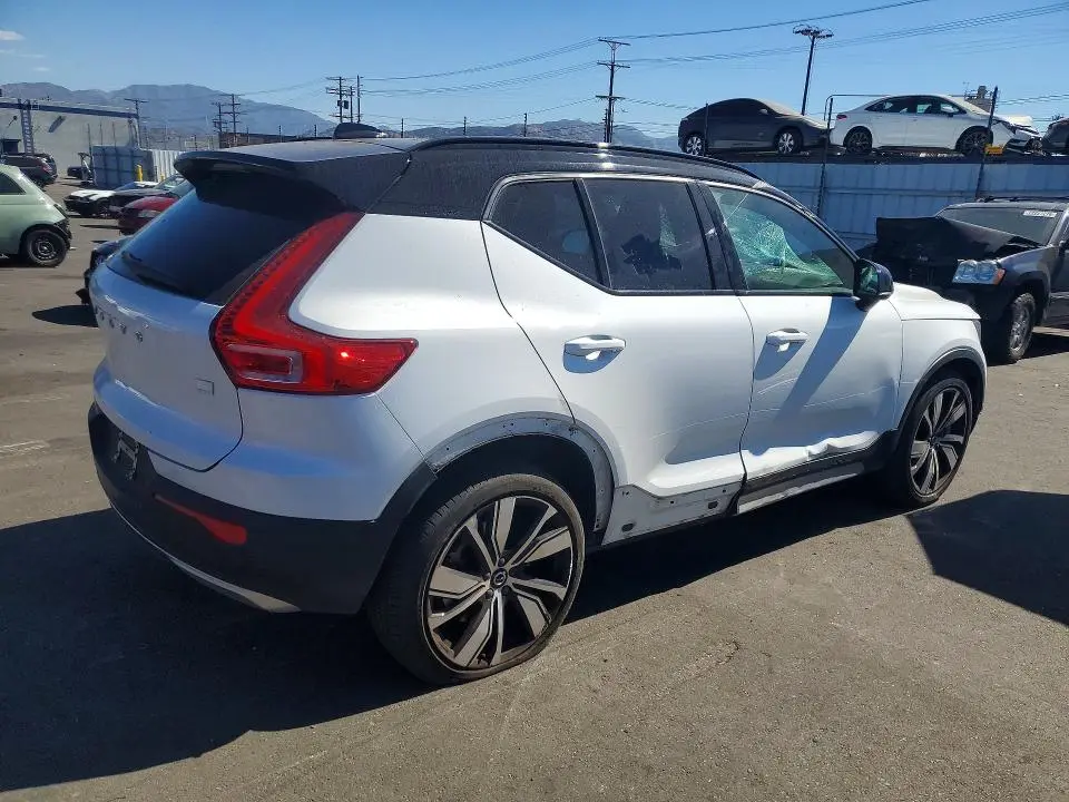 2021 VOLVO XC40 RECHARGE  