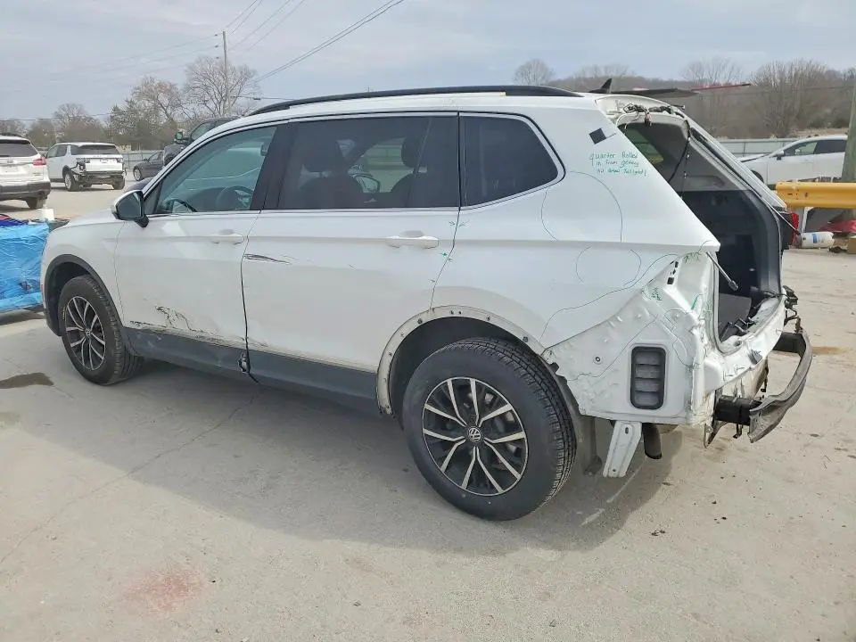 2021 VOLKSWAGEN TIGUAN SE  