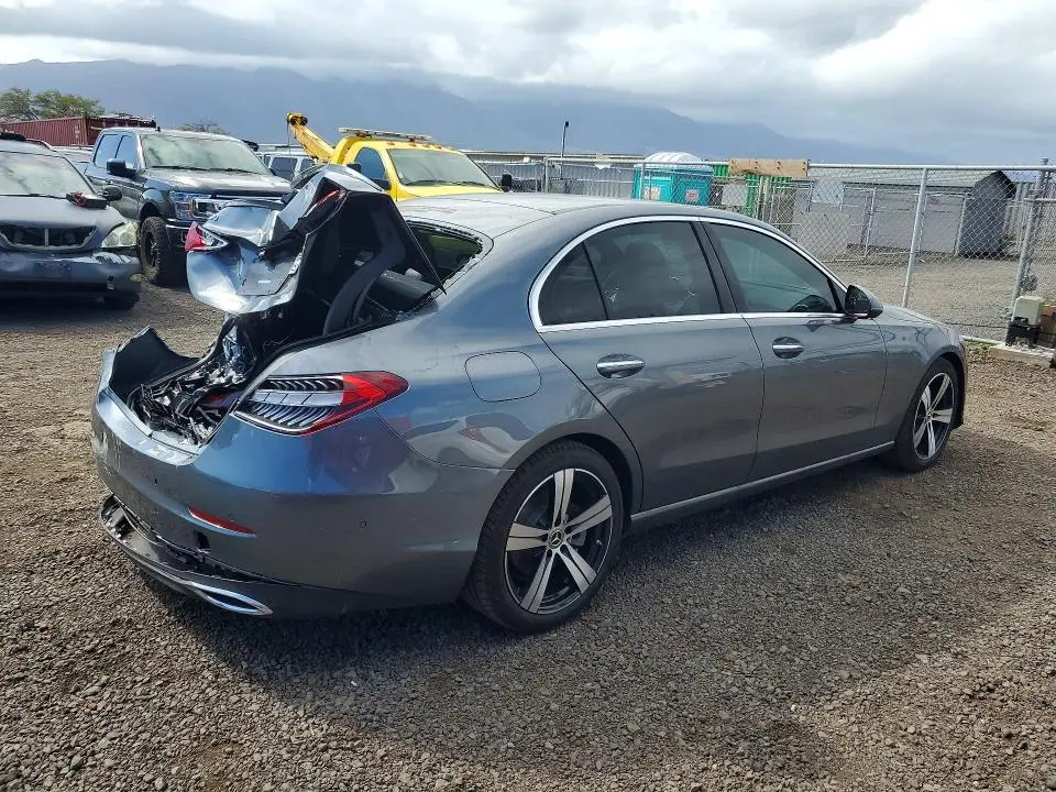 2025 MERCEDES-BENZ C 300  