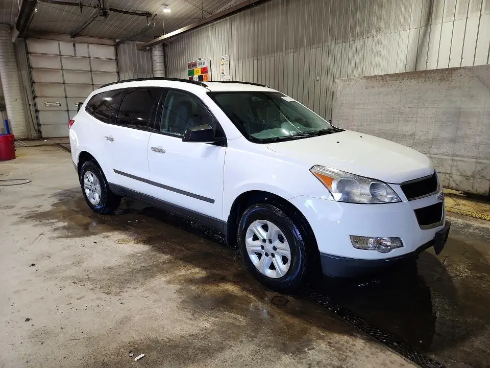 2011 CHEVROLET TRAVERSE LS  