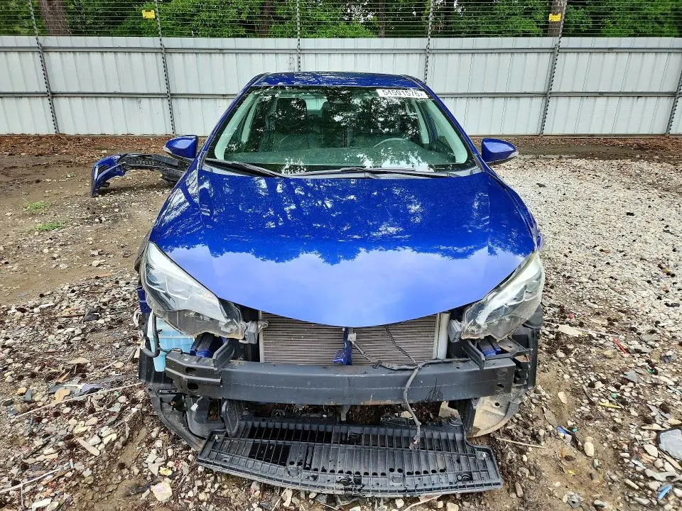 2019 TOYOTA COROLLA SE  