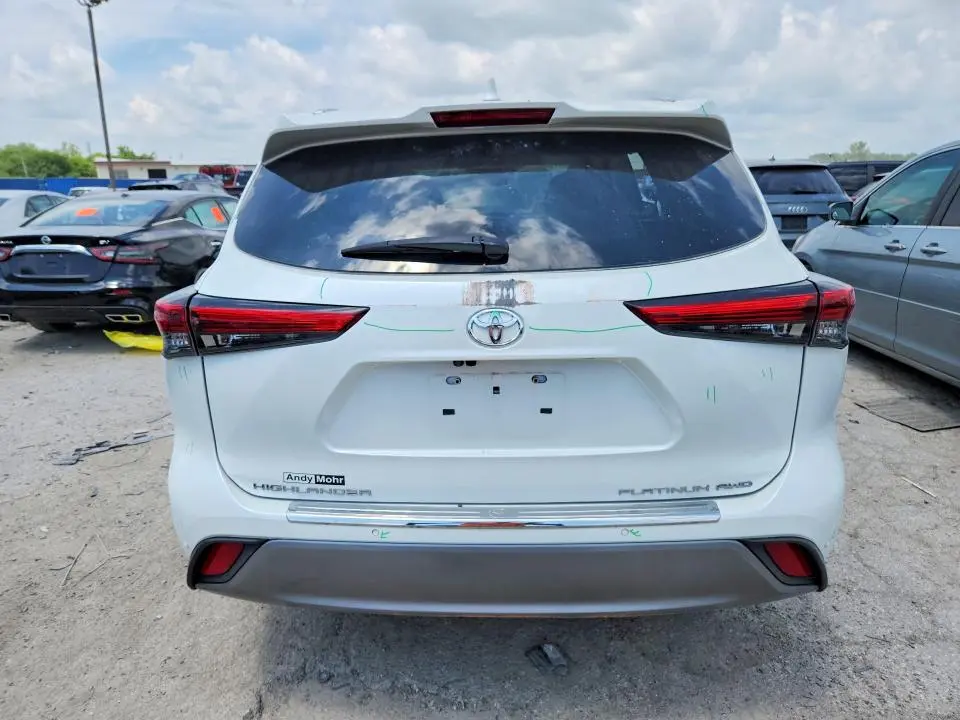 2021 TOYOTA HIGHLANDER PLATINUM  