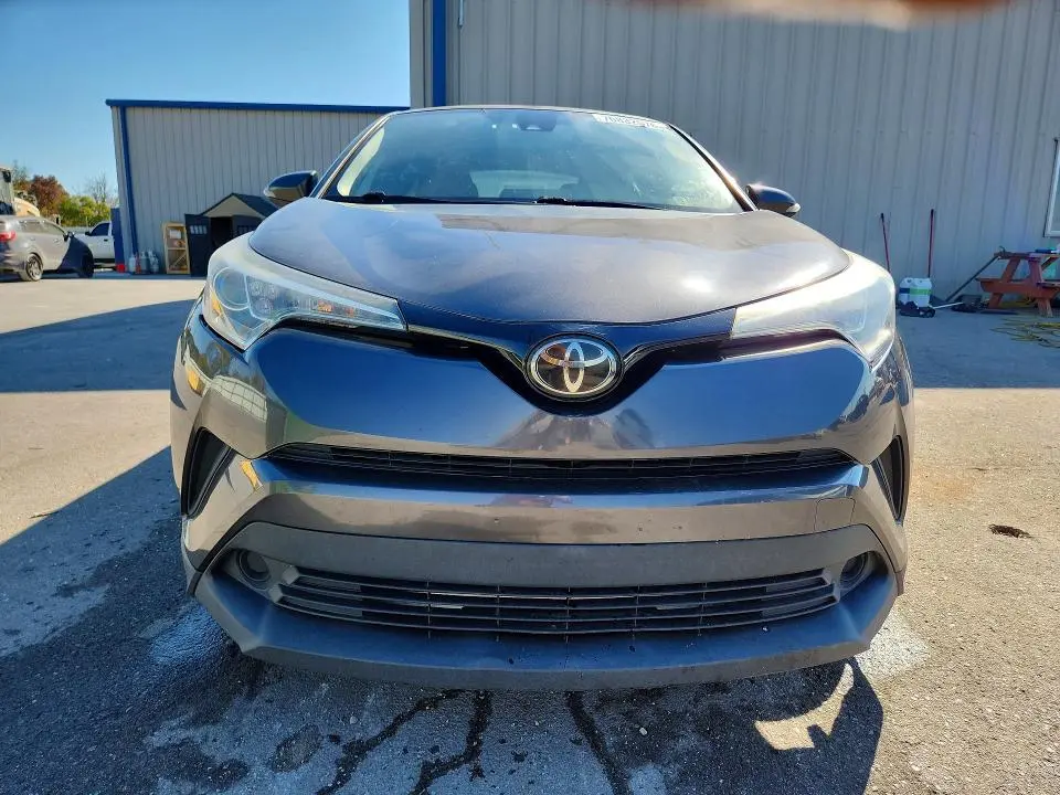 2019 TOYOTA C-HR XLE  