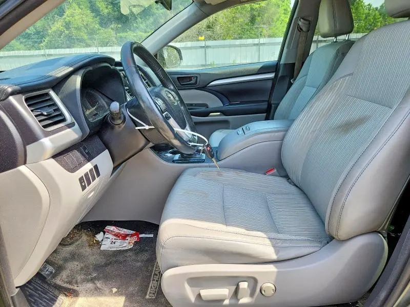 2016 TOYOTA HIGHLANDER LE PLUS  