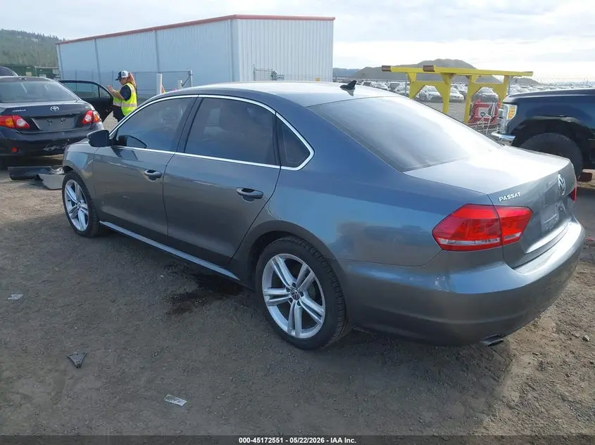 2015 VOLKSWAGEN PASSAT 2.0L TDI SE