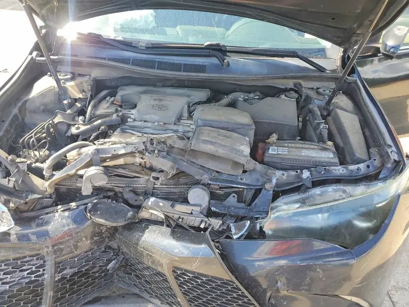 2015 TOYOTA CAMRY SE  