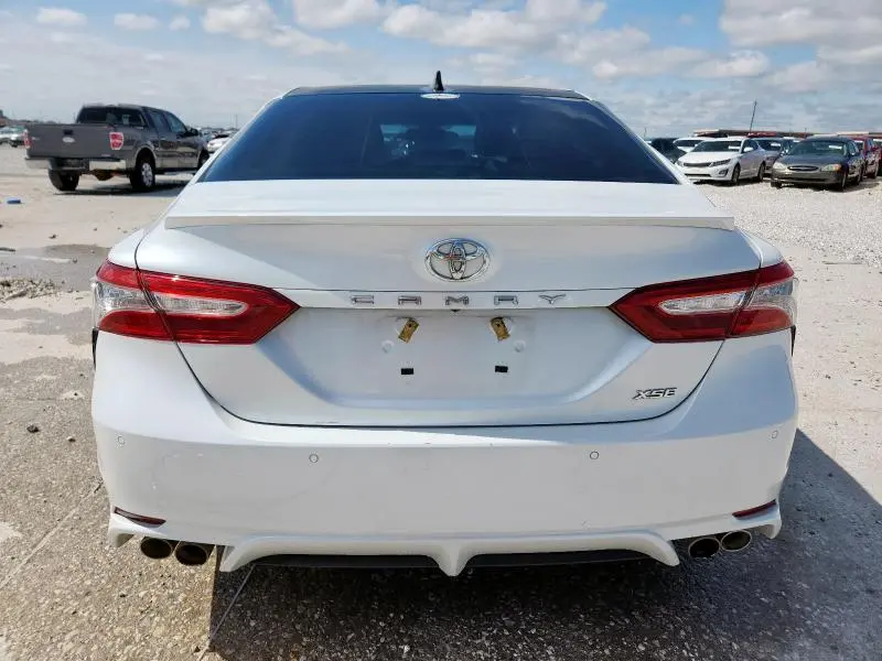 2018 TOYOTA CAMRY XSE  