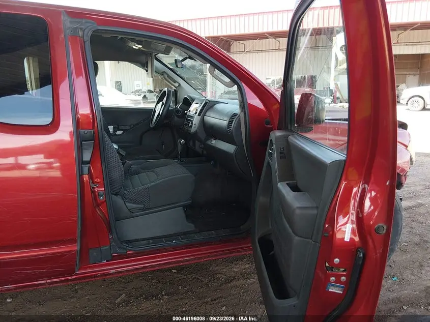 2015 NISSAN FRONTIER SV