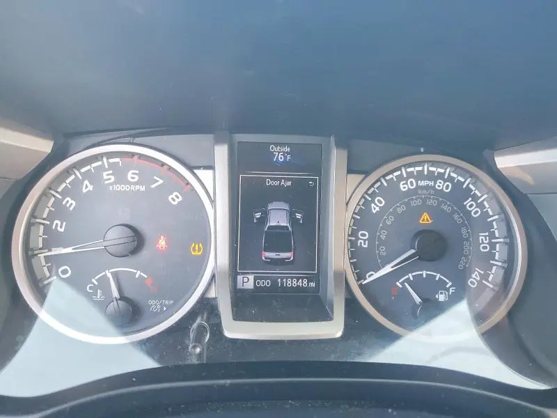 2017 TOYOTA TACOMA SR5  