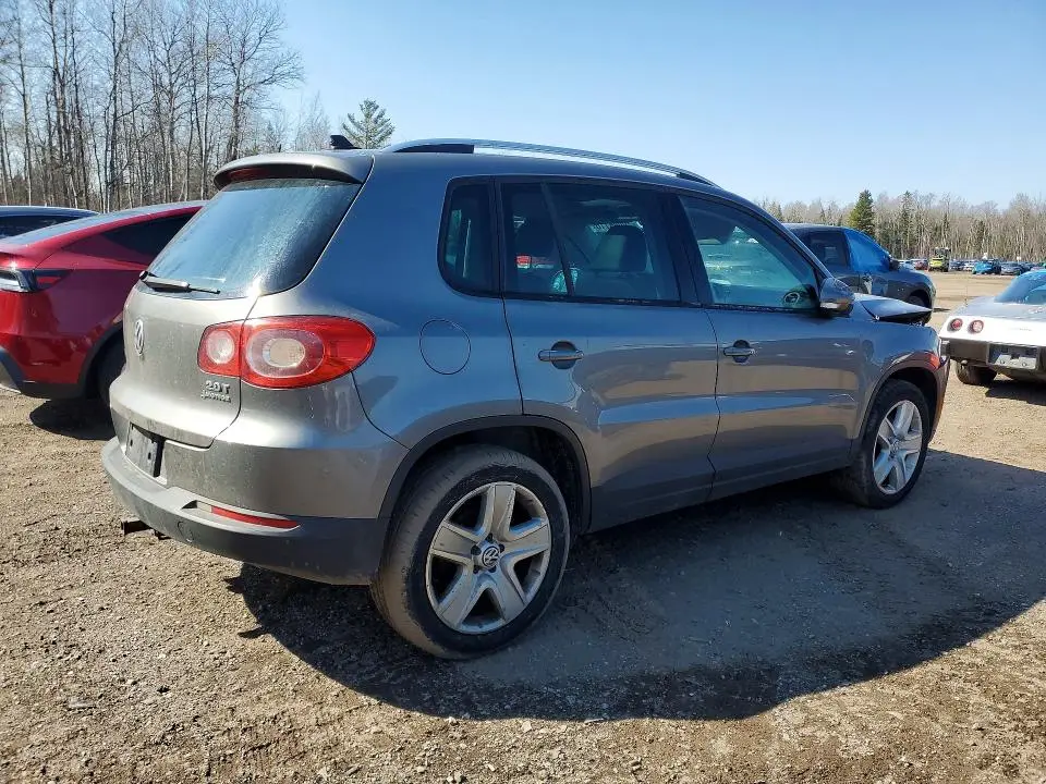 2011 VOLKSWAGEN TIGUAN S  