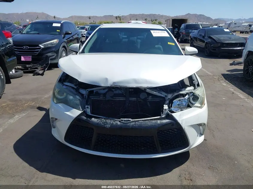 2016 TOYOTA CAMRY SE