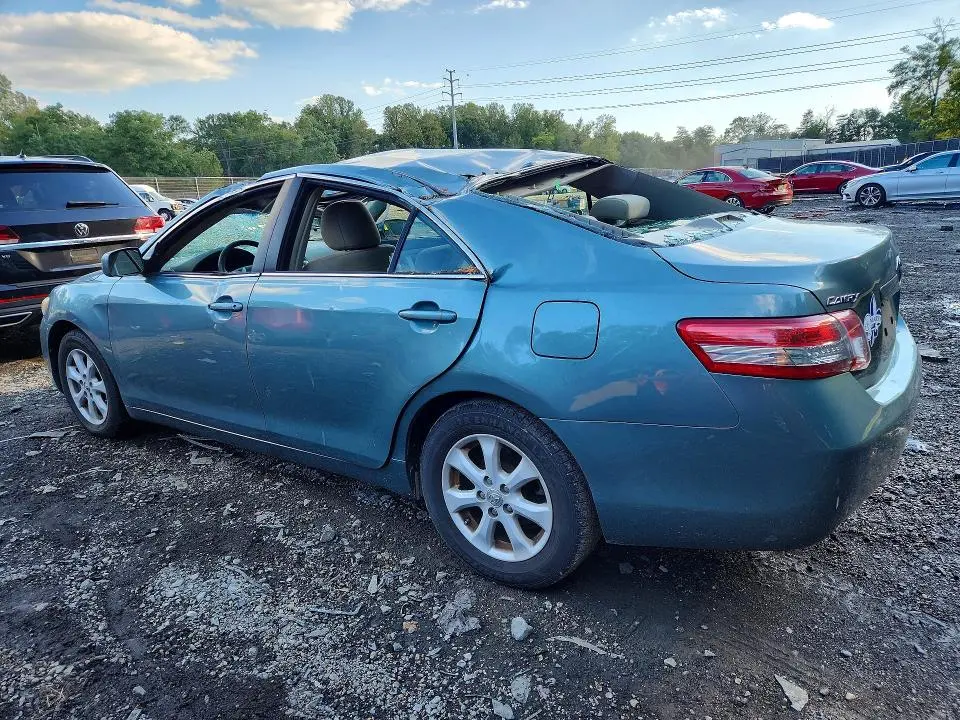 2011 TOYOTA CAMRY LE  