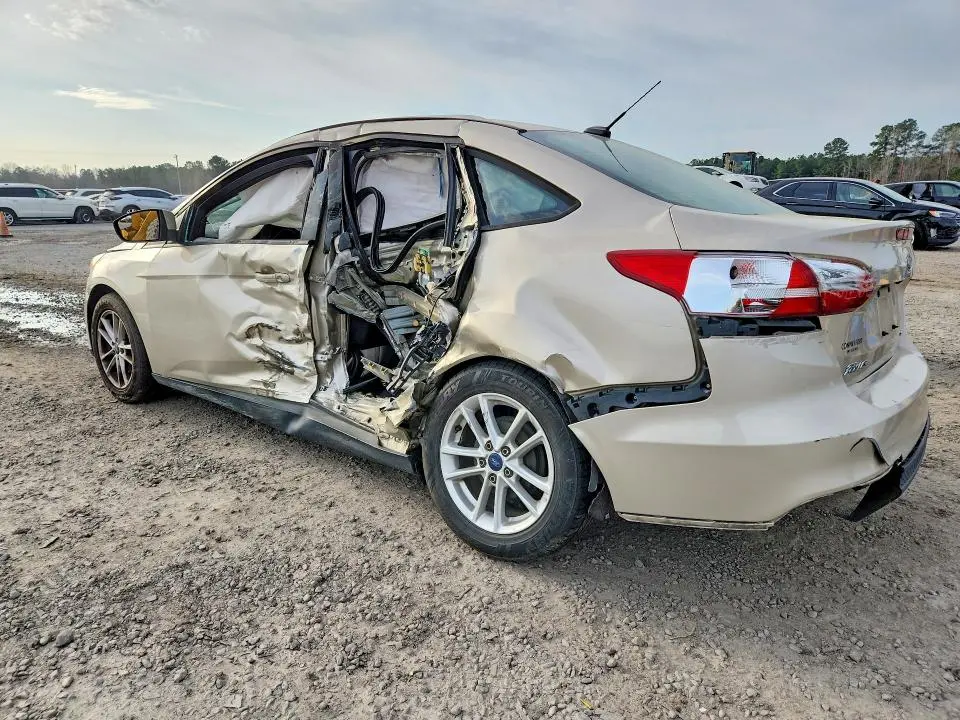 2017 FORD FOCUS SE  