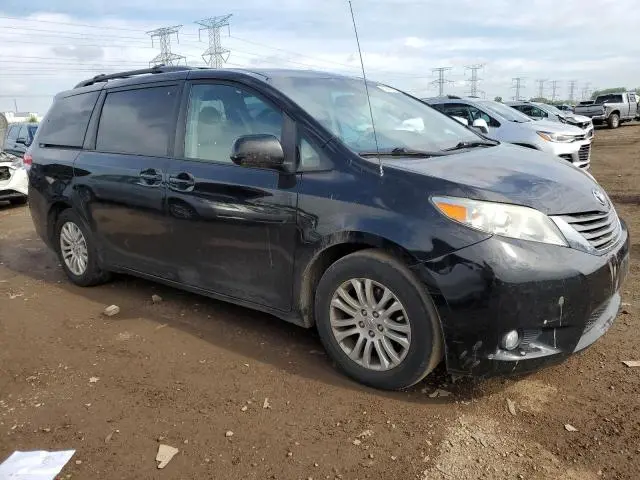 2011 TOYOTA SIENNA XLE  