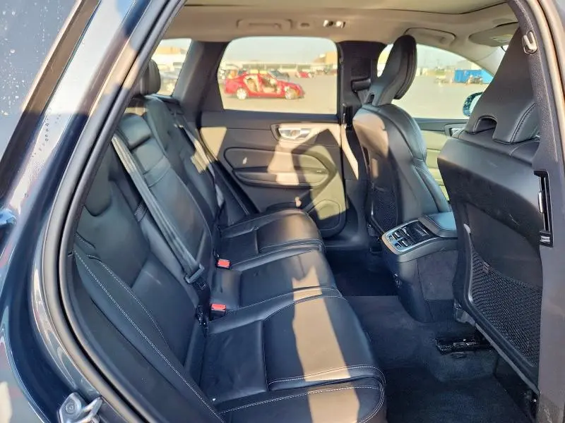 2021 VOLVO XC60 T5 INSCRIPTION  