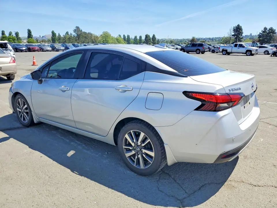 2021 NISSAN VERSA SV  