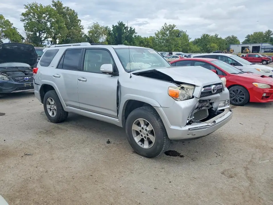 2013 TOYOTA 4RUNNER SR5  