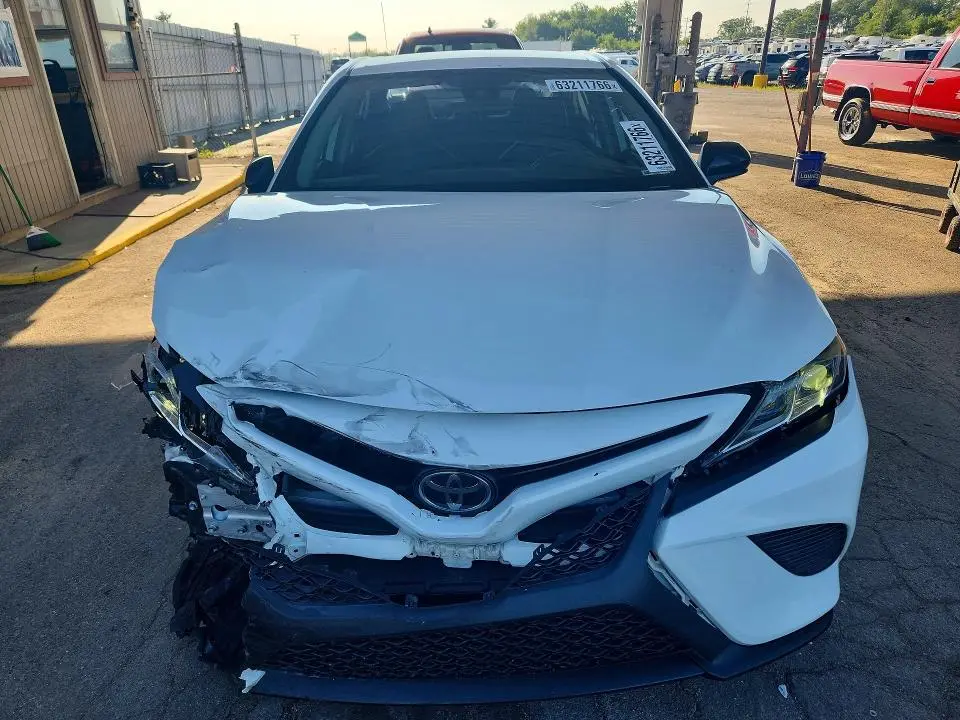 2020 TOYOTA CAMRY SE NIGHTSHADE  